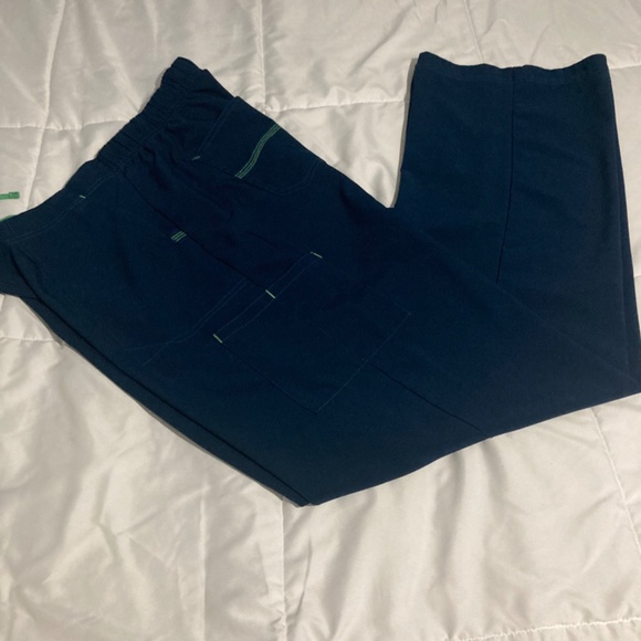 Carhartt Force Women’s Tall Cargo Pants. - Picture 2 of 4